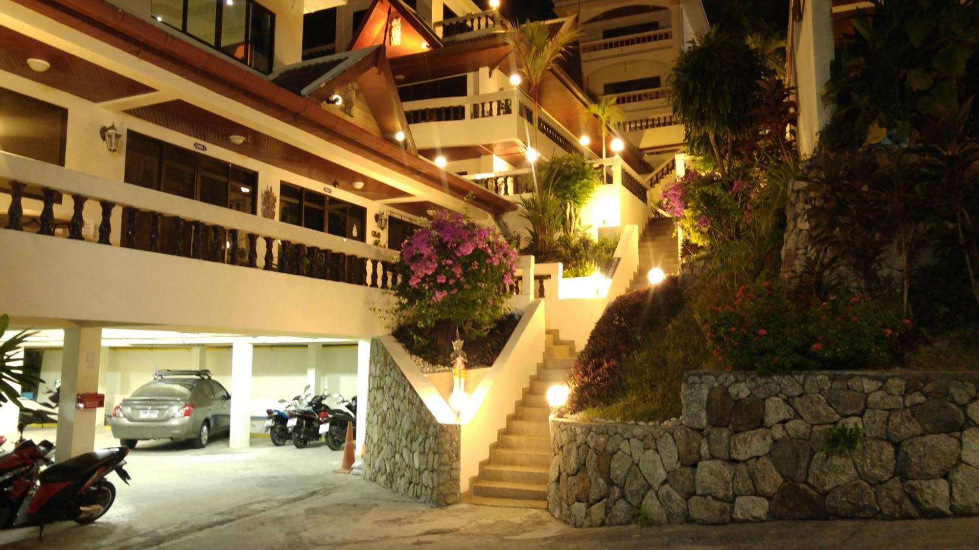 蓝天公寓式酒店 Patong 外观 照片