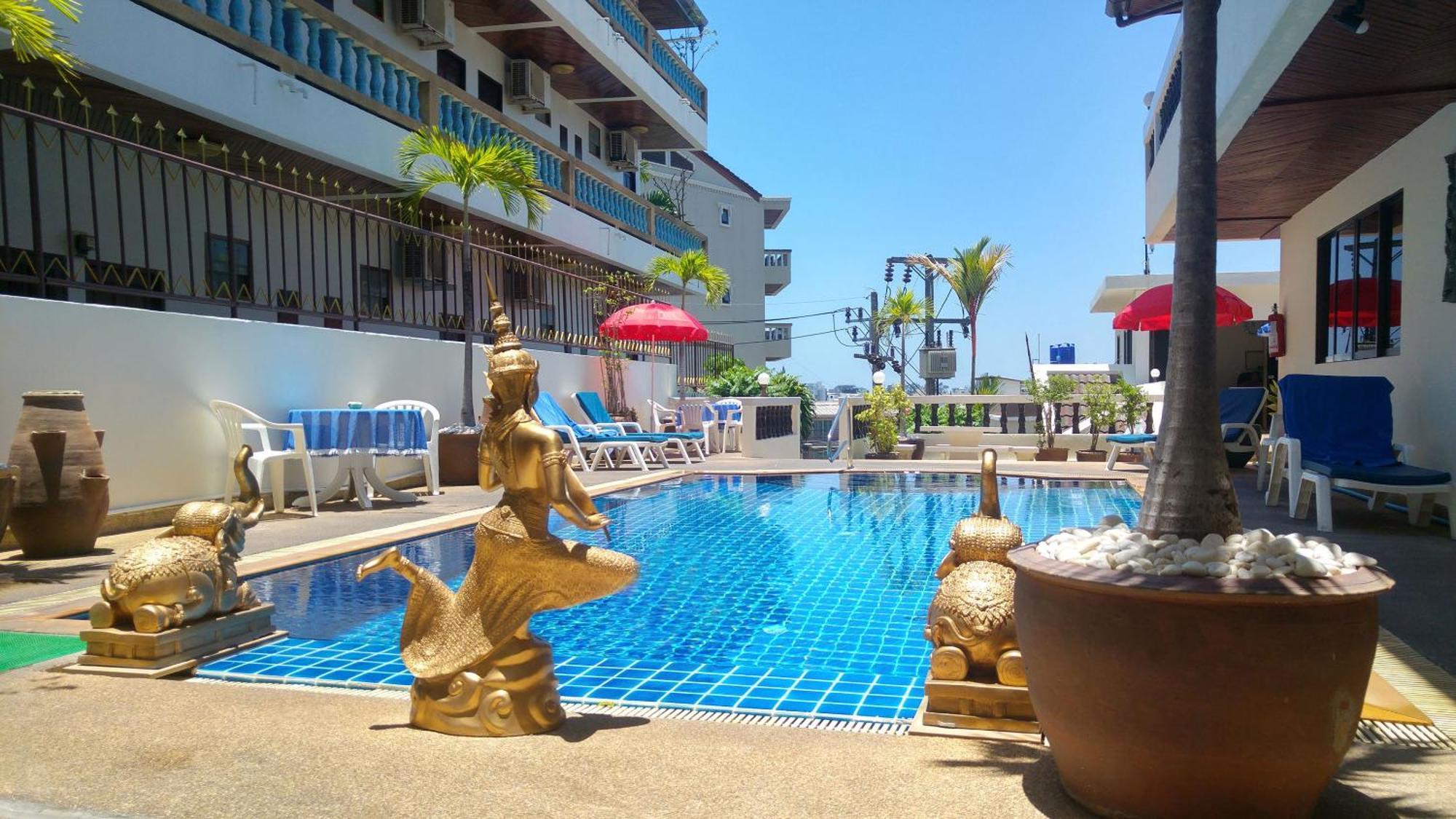 蓝天公寓式酒店 Patong 外观 照片