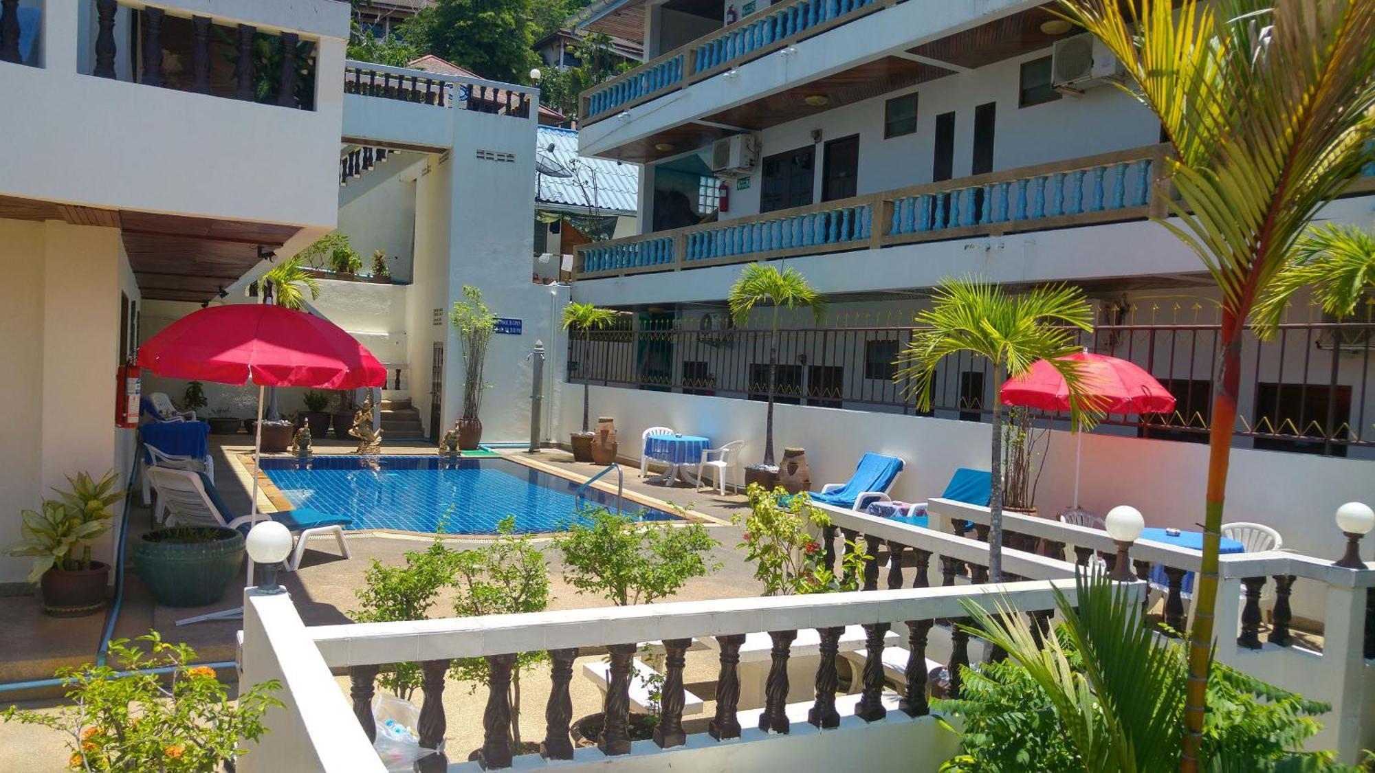 蓝天公寓式酒店 Patong 外观 照片