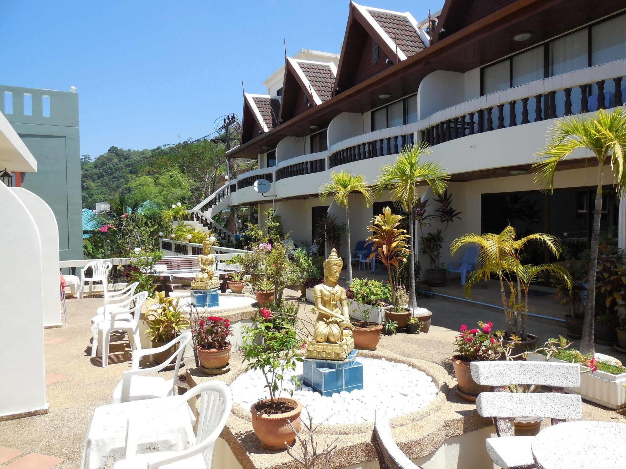 蓝天公寓式酒店 Patong 外观 照片